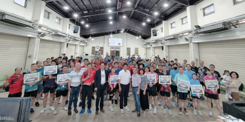 一球一份愛!草屯長老教會公益盃桌球賽 10支球隊響應捐贈助弱勢學童 一球一份愛!草屯長老教會公益盃桌球賽 10支球隊響應捐贈助弱勢學童